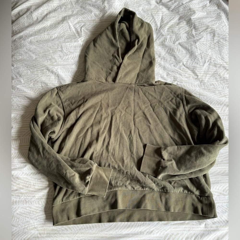 H&M Basics green sweatshirt 🫒